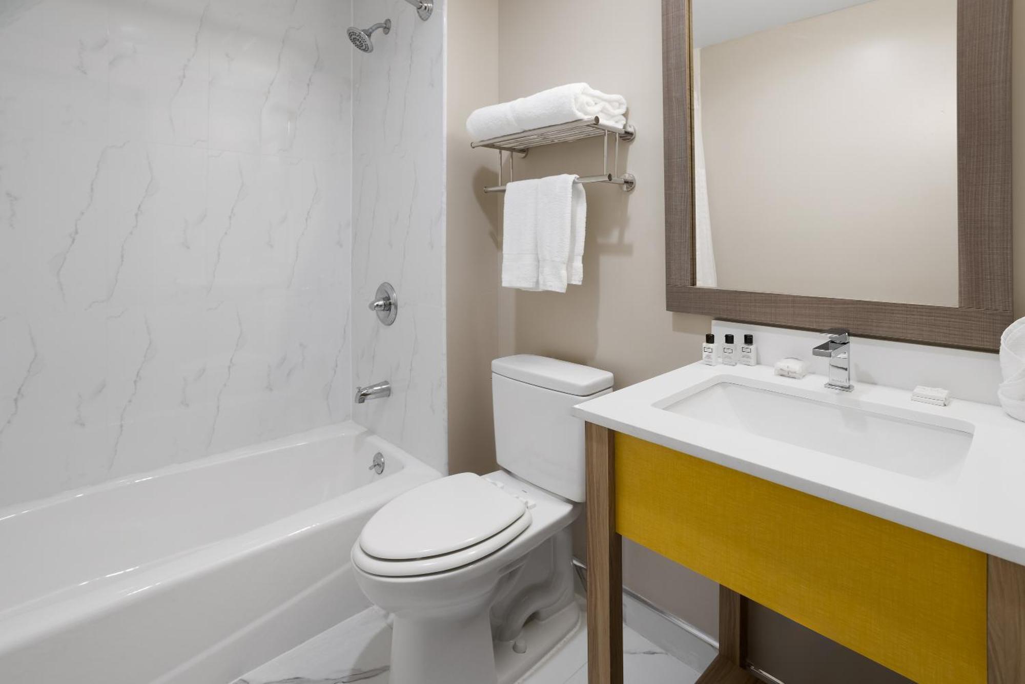 Days Inn By Wyndham Staten Island Nueva York Exterior foto